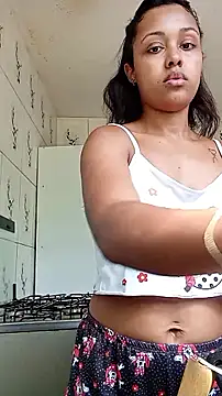 indiazinhabella27 online show from February 5, 2026, 5:31 pm