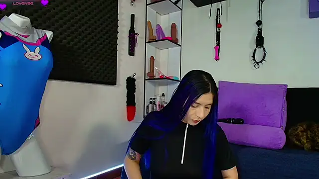 karlamoon23 online show from July 16, 2026, 10:29 pm