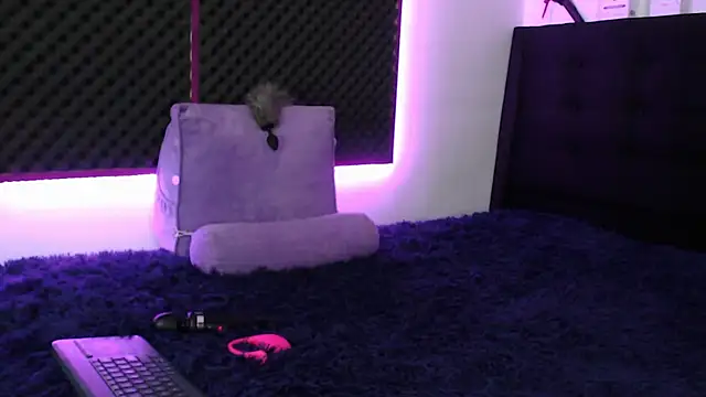 karlamoon23 online show from November 29, 2025, 8:53 pm