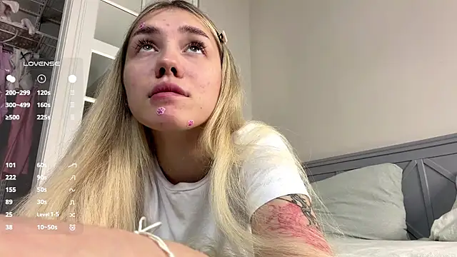 LilianBenskin online show from June 14, 2026, 5:41 am