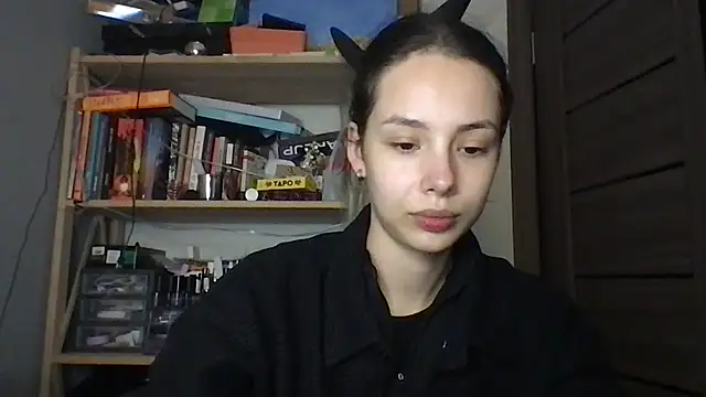 Yuna5343 online show from December 3, 2025, 8:19 pm