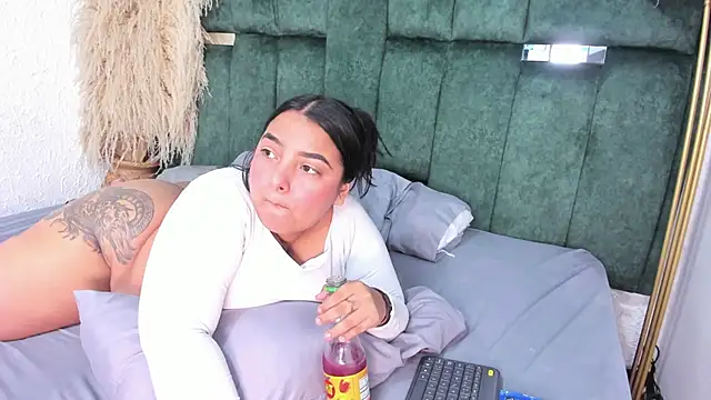 Chloe jackson25 online show from June 18, 2026, 6:57 pm