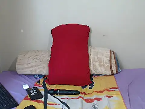  SweetLips  online show from April 25, 2026, 1:36 pm
