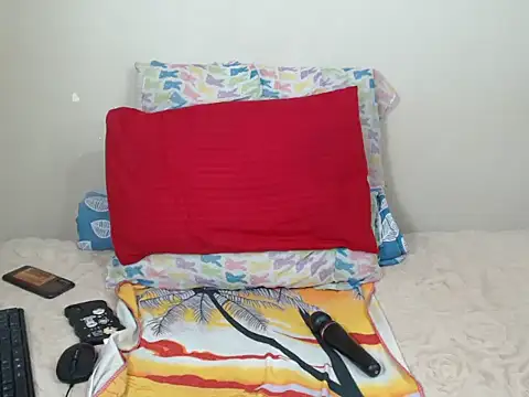  SweetLips  online show from April 27, 2026, 5:55 pm