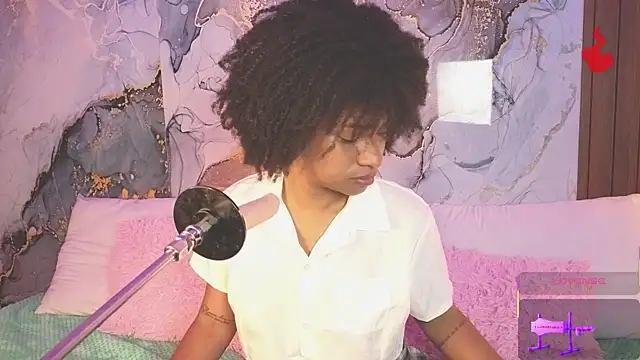 Lolalewis777 online show from May 31, 2026, 8:20 pm