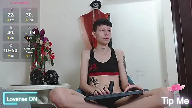 LiamBrown09 online show from October 13, 2025, 7:15 pm