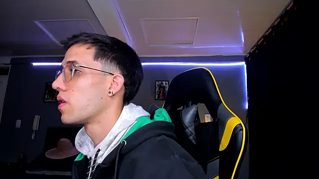 alexgiraldo   online show from September 30, 2025, 6:08 am