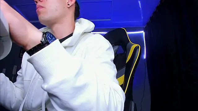 alexgiraldo   online show from October 23, 2025, 2:10 am