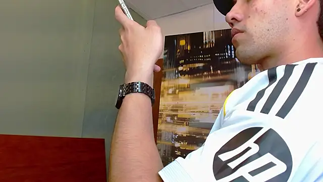 alexgiraldo   online show from June 12, 2026, 3:04 am