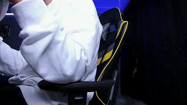 alexgiraldo   online show from October 27, 2025, 3:18 am