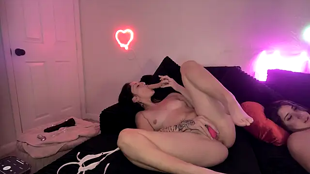 torithequeen online show from October 5, 2025, 2:08 pm