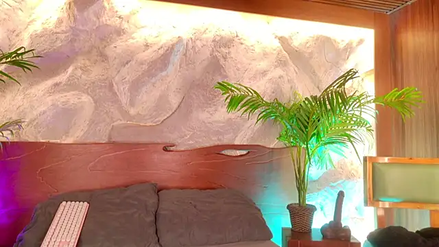 alisonn moon online show from August 1, 2026, 11:25 pm