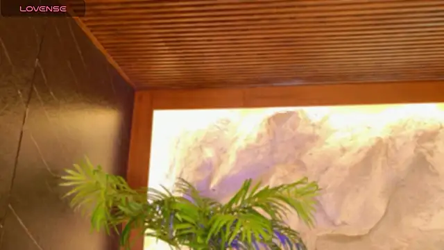 alisonn moon online show from May 3, 2026, 12:31 pm