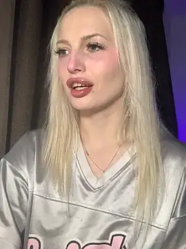 Snapshot of SpaceMarsi chatting on February 17, 2026, 9:23 pm SpaceMarsi online show from February 17, 2026, 9:23 pm