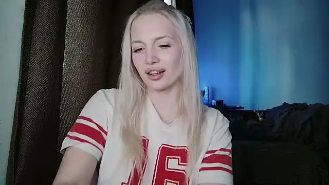 Snapshot of SpaceMarsi chatting on March 17, 2026, 2:25 am SpaceMarsi online show from March 17, 2026, 2:25 am