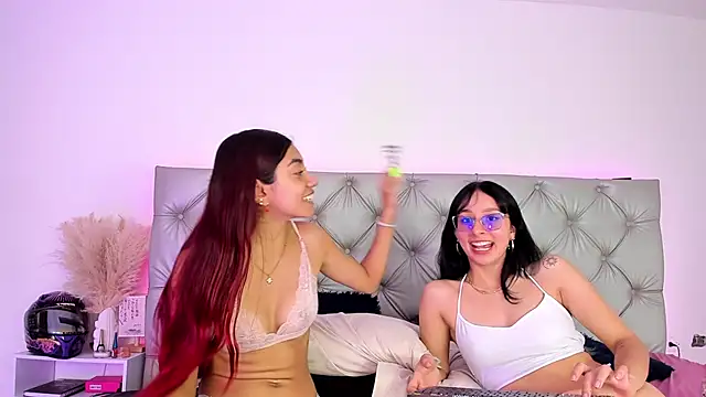 Naughty Couple83 online show from September 16, 2025, 2:29 pm