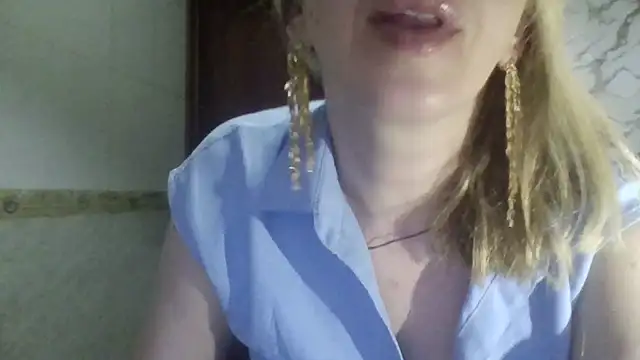 MiyaHottie online show from July 22, 2026, 4:25 am