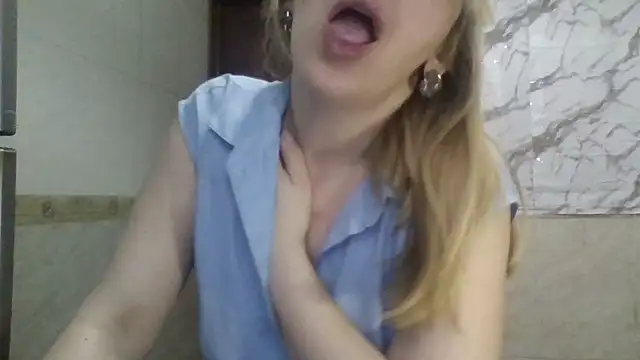 MiyaHottie online show from February 15, 2026, 2:45 am