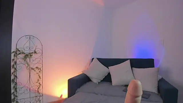 Snapshot of mishelkrave_ chatting on February 27, 2026, 2:23 am mishelkrave online show from February 27, 2026, 2:23 am