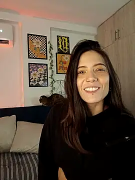 mishelkrave  online show from October 6, 2025, 1:40 am