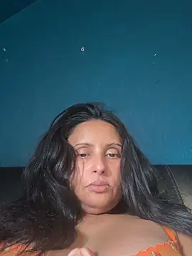 Angelaarayexx online show from May 19, 2026, 8:43 am