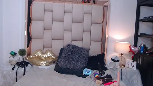 emarosse1 online show from September 20, 2025, 1:54 am