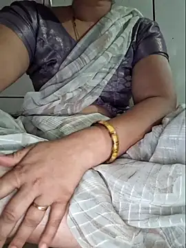 indianhotwife639 online show from April 12, 2026, 10:46 pm