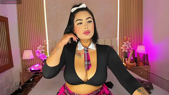 MaddyGray  online show from May 4, 2026, 5:27 pm