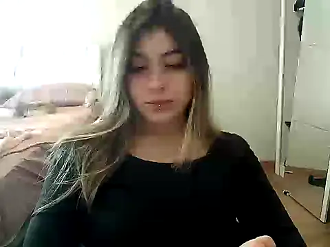 Becca B online show from May 4, 2026, 6:44 pm
