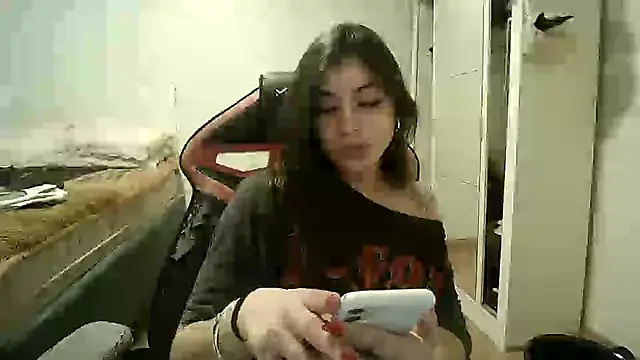 Becca B online show from October 3, 2025, 7:37 pm