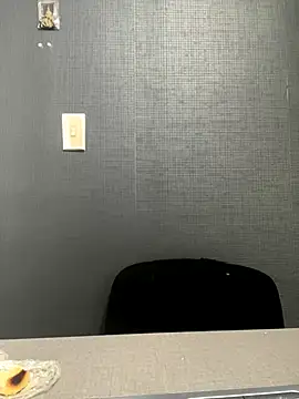 Emily Rivers  online show from October 8, 2025, 1:12 pm