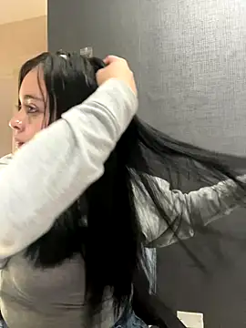 Emily Rivers  online show from November 7, 2025, 1:15 pm