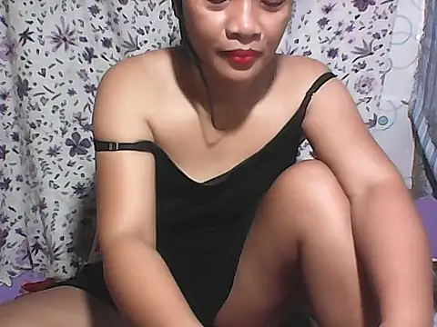 HottyElle online show from July 1, 2026, 4:57 am