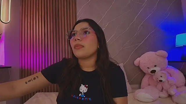 Snapshot of emma__rose1 chatting on March 13, 2026, 2:49 am emma rose1 online show from March 13, 2026, 2:49 am