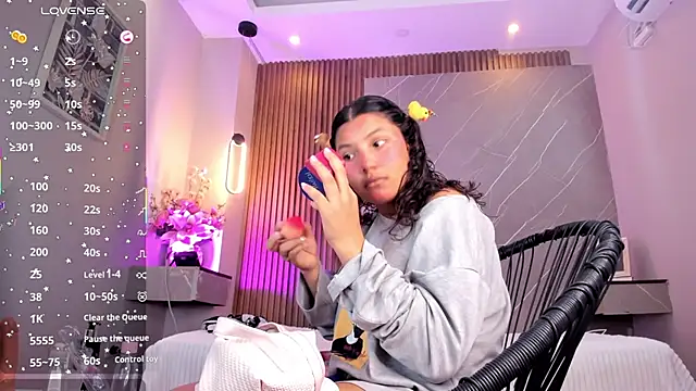 emma  rose1 online show from October 16, 2025, 2:42 am