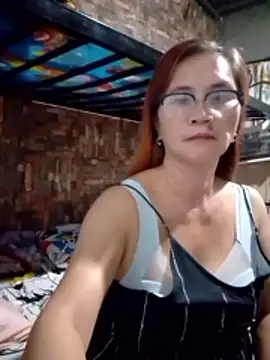 SexyHottMom online show from April 26, 2026, 9:23 pm
