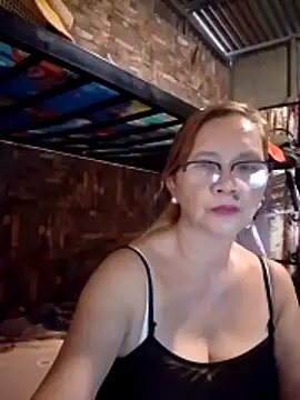 SexyHottMom online show from June 22, 2026, 6:43 am