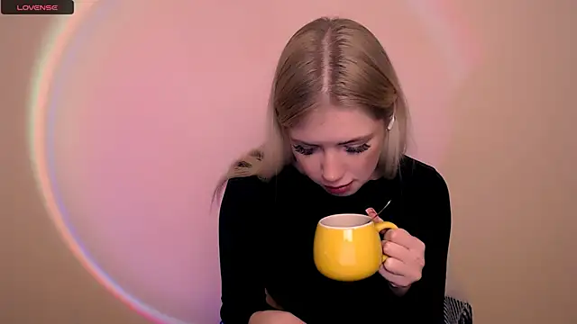 AliceHotty  online show from November 14, 2025, 7:56 am