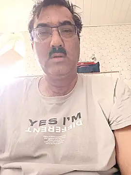 moonflower25 online show from January 16, 2026, 4:49 am