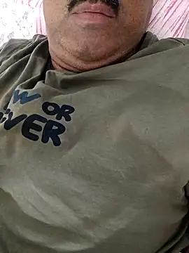 moonflower25 online show from February 14, 2026, 6:41 pm