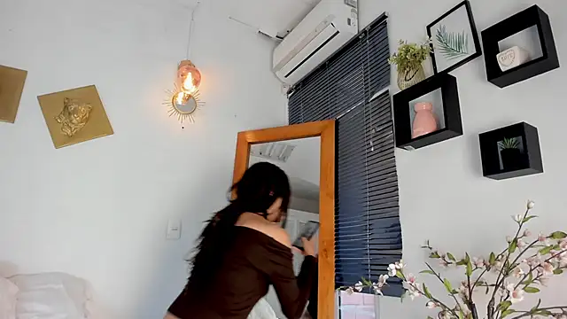 Aleexiiaa online show from December 16, 2025, 12:20 pm