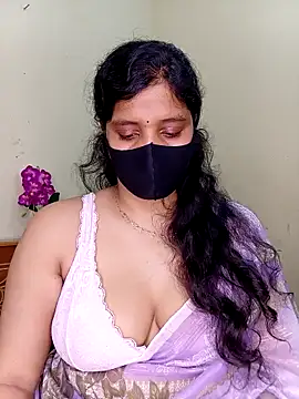Rose-luckey online show from May 11, 2026, 2:45 pm