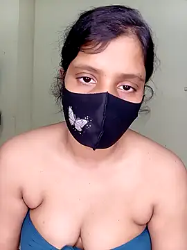 Rose-luckey online show from November 3, 2025, 6:22 pm