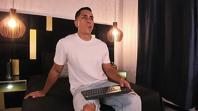 Snapshot of Lucio__Fox chatting on March 6, 2026, 11:49 am Lucio Fox online show from March 6, 2026, 11:49 am