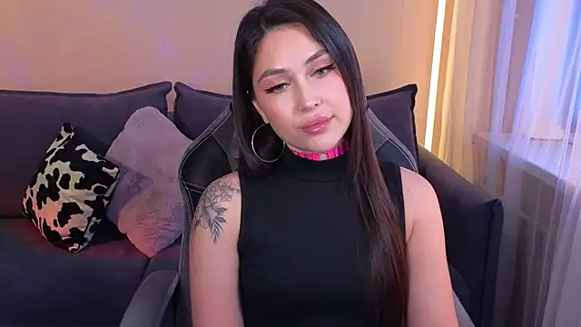 CarolineGuthrie online show from June 7, 2026, 4:01 pm