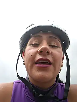 CAROLINE  07 online show from September 20, 2025, 6:02 pm