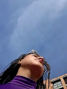 CAROLINE  07 online show from September 16, 2025, 1:01 pm