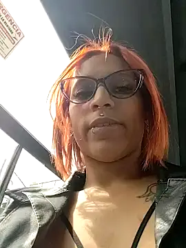 Zoe73  online show from September 29, 2025, 6:46 pm