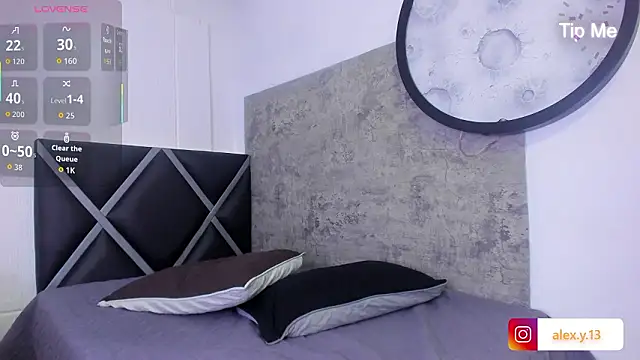 Snapshot of _Leohot_ chatting on March 4, 2026, 3:36 am Leohot online show from March 4, 2026, 3:36 am