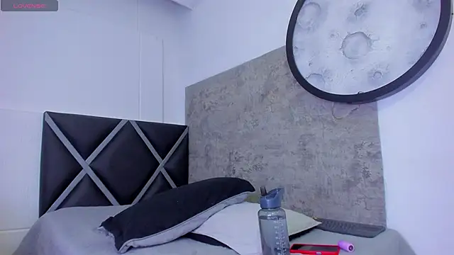 Snapshot of _Leohot_ chatting on March 5, 2026, 3:36 am Leohot online show from March 5, 2026, 3:36 am